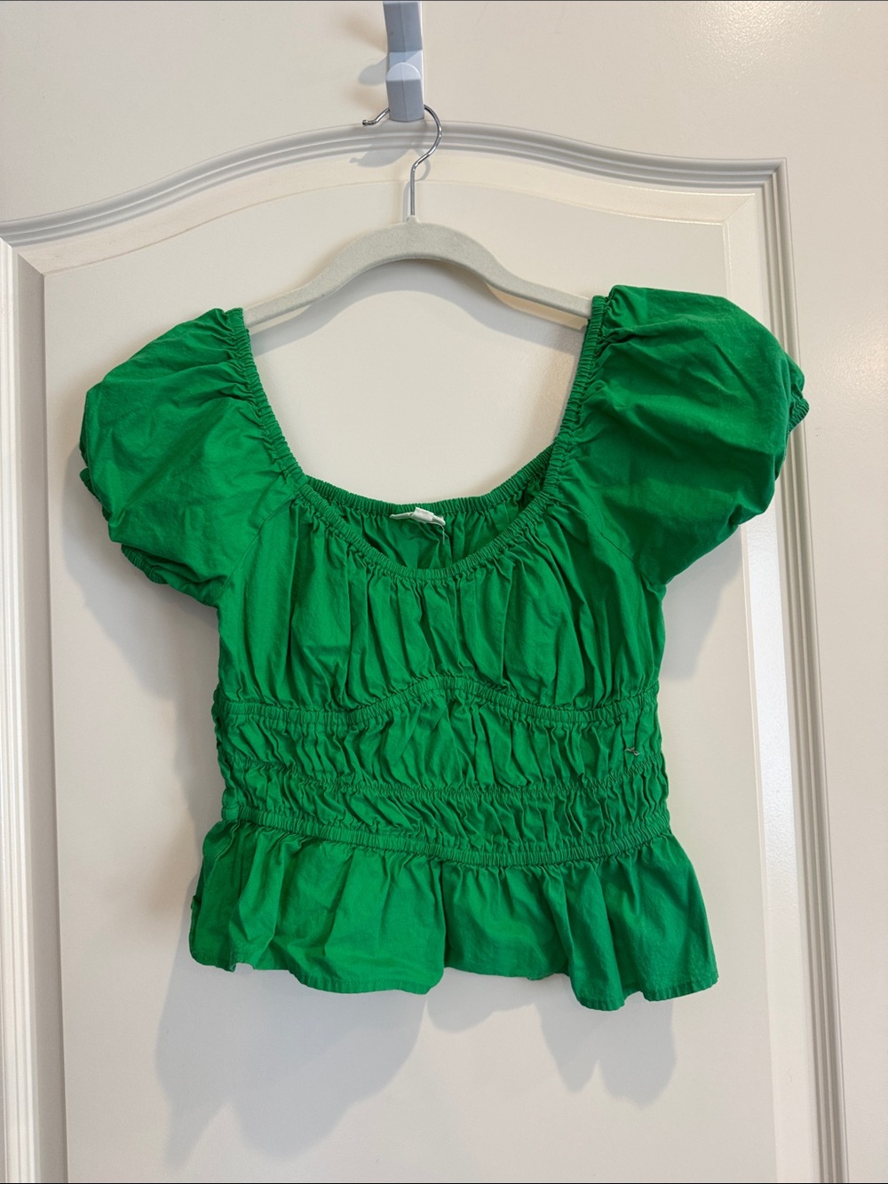 Smocked Puff-Sleeve Crop Top in Green